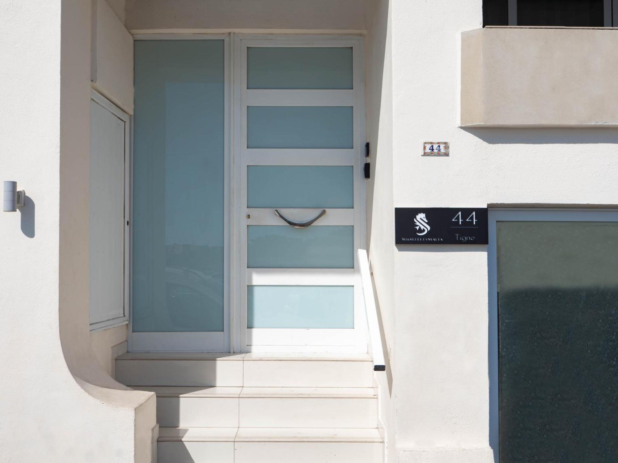 Exceptional Tigne Seafront Apartments By Shortletsmalta Sliema Exterior photo